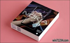秋叶win10企业版诺基亚机皇Nokia8Sirocco评测详情